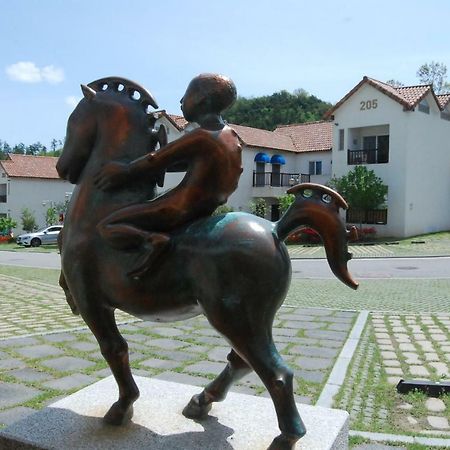 Meta Pension, Дам'янг Екстер'єр фото