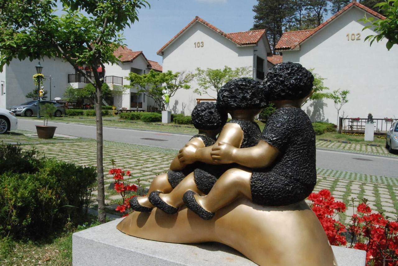 Meta Pension, Дам'янг Екстер'єр фото