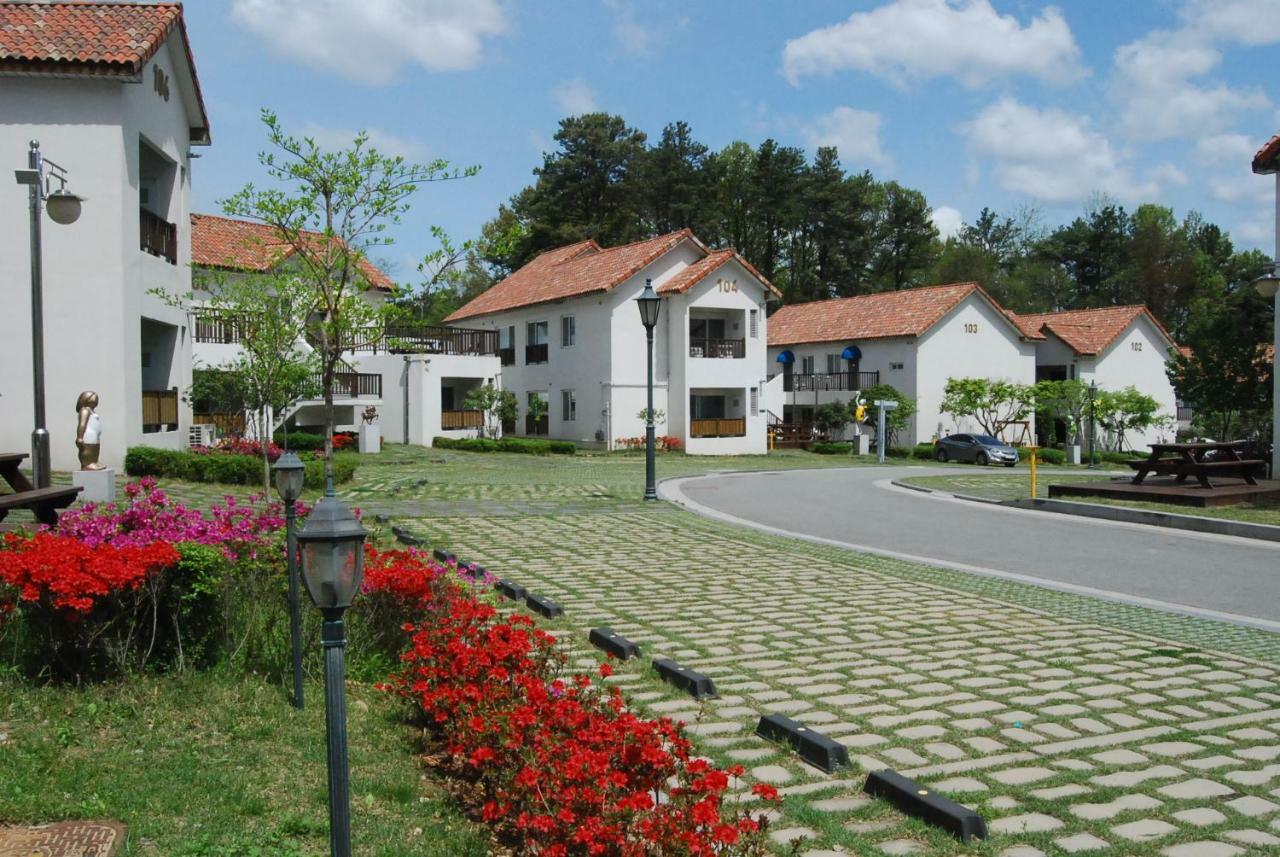 Meta Pension, Дам'янг Екстер'єр фото